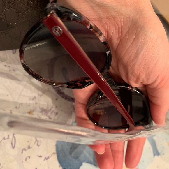 ⛔️SOLD⛔️Authentic Gucci 55m Azure Acetate Round - Picture 6 of 8